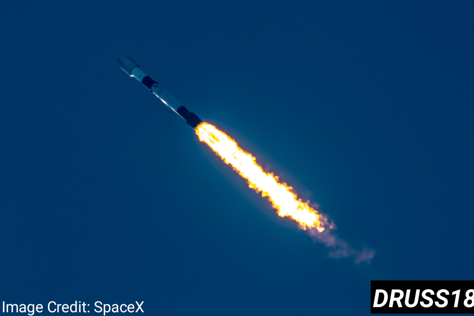 Falcon 9 Starlink launch carrying satellites into orbit from Florida